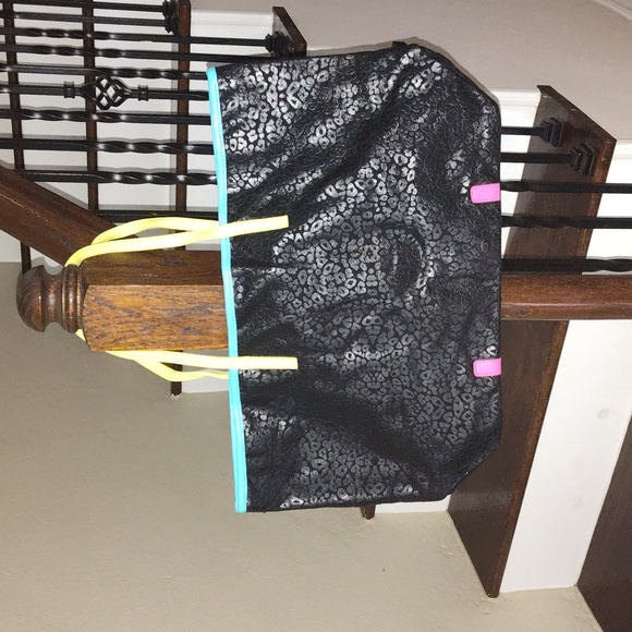 Handbag - Picture 2 of 5